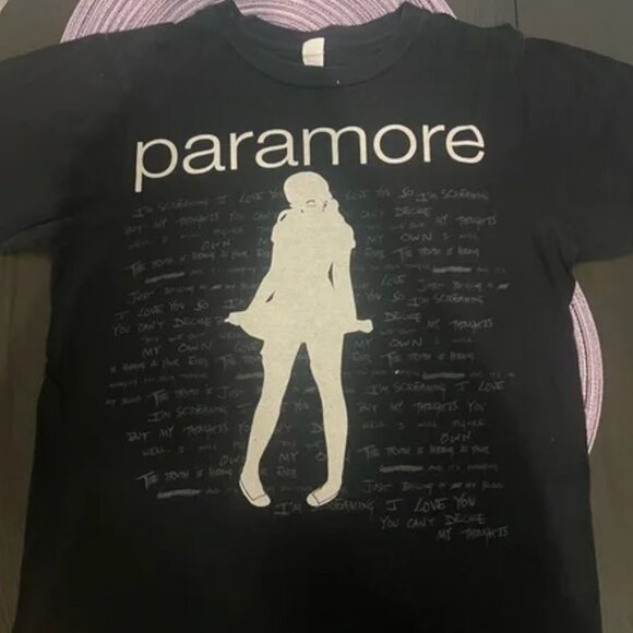 extremely rare paramore 2008 "fangs" decode shirt small - Picture 1 of 1